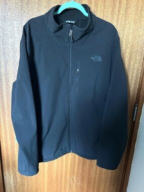 The North Face Black Men's Lightweight Softshell Jacket